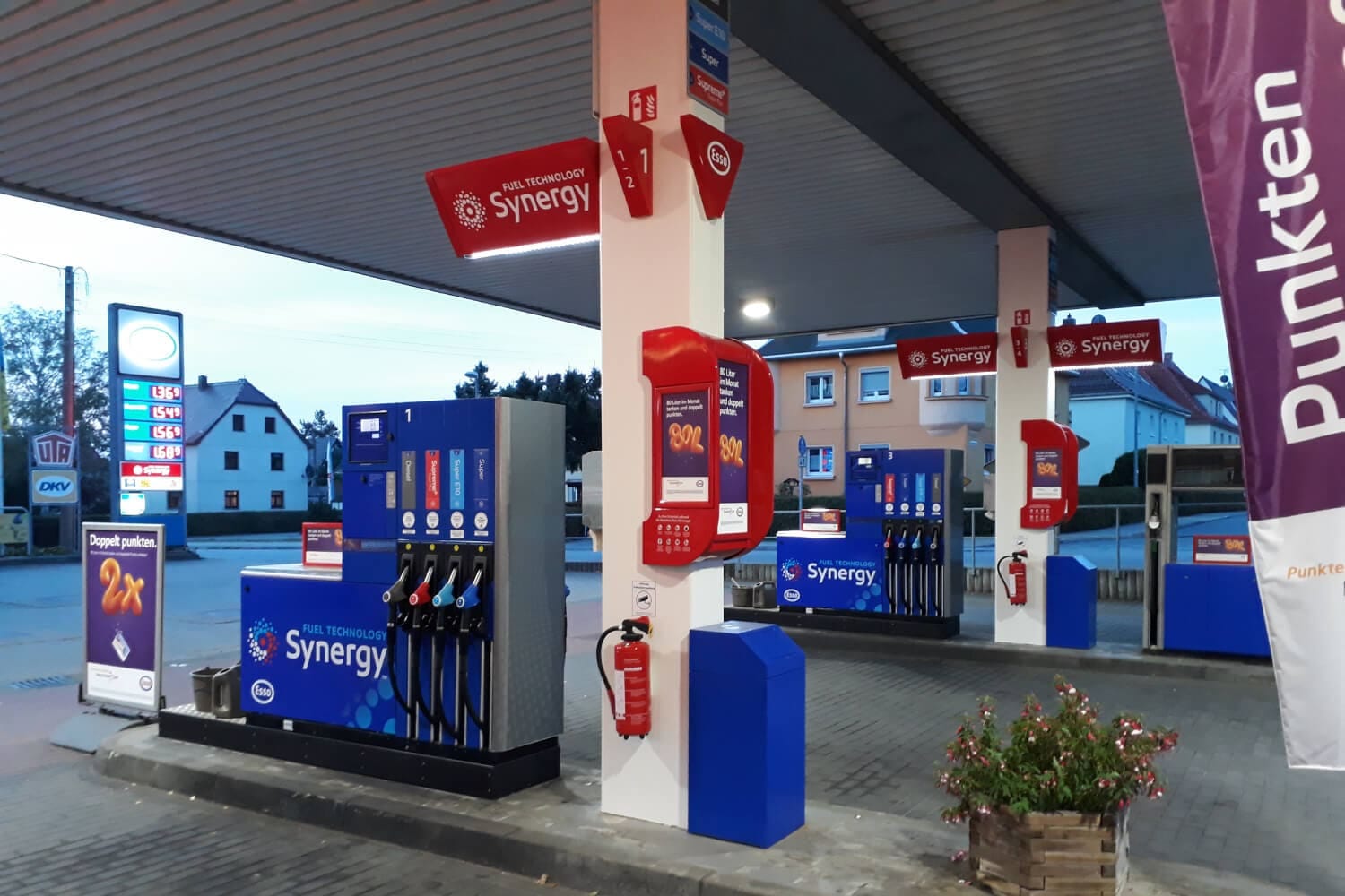 Die Esso Station Nowotny an der Oppacher Straße in Wehrsdorf